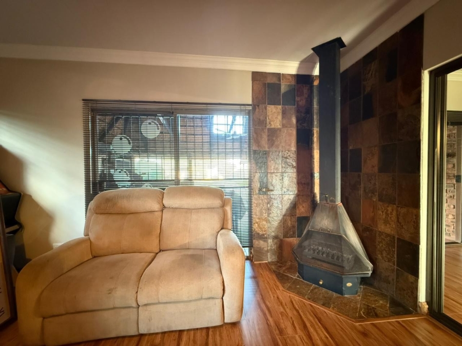 4 Bedroom Property for Sale in Naudeville Free State